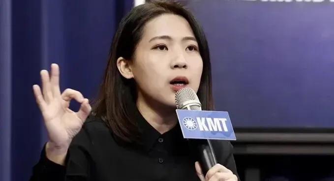 国民档立委徐巧芯涉嫌泄漏外交机密文件，被台外事部门正式向台北地检署按铃告发。
徐