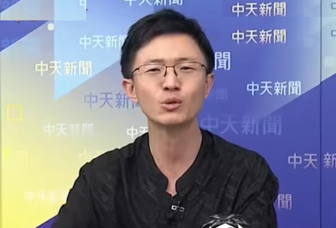 “台独”顽固分子沈伯洋，你在炫耀什么？

沈伯洋近日在某节目中，特别“炫耀”他的