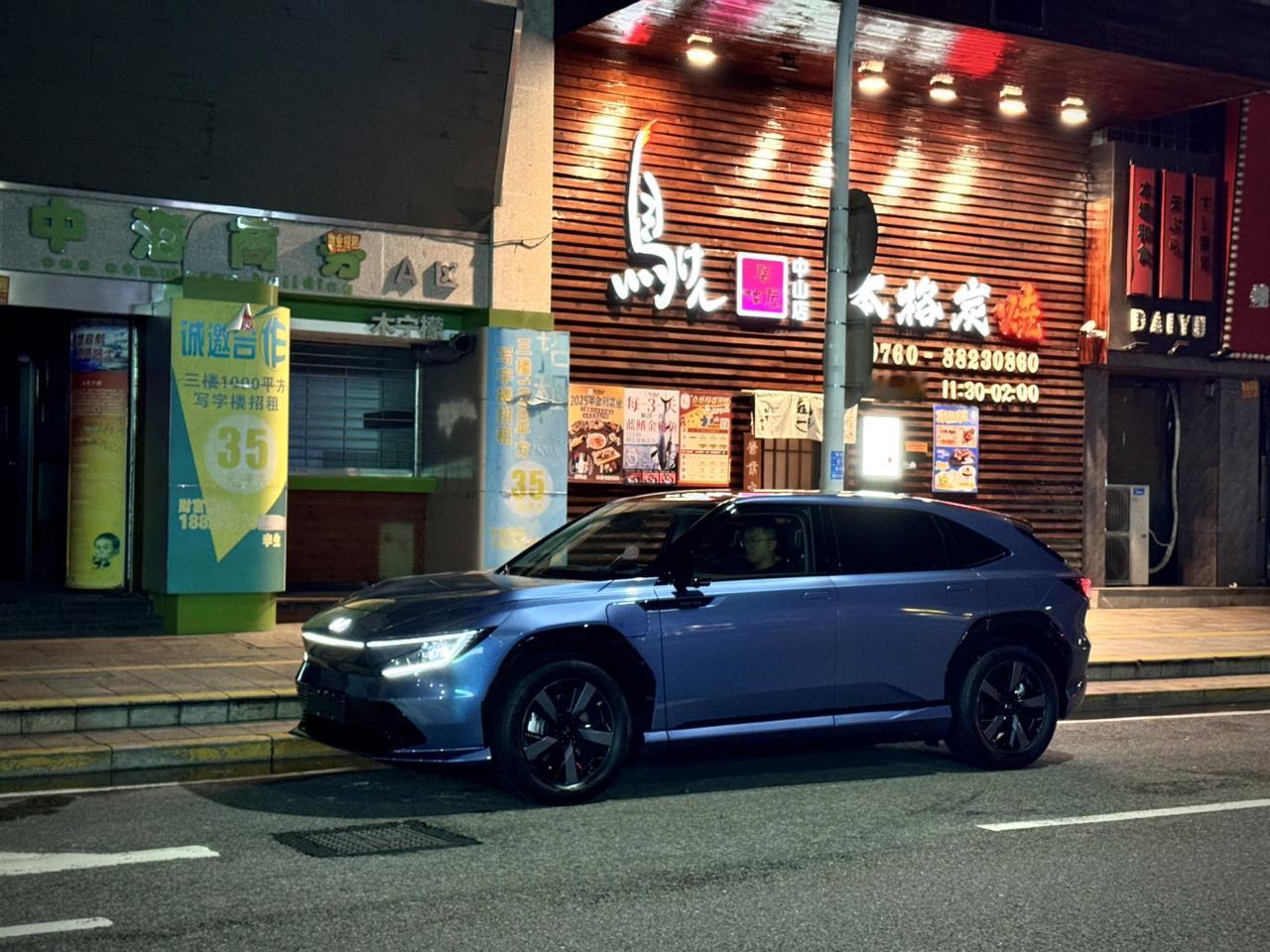 没挂铁牌之前的本田P7是最好看的
当然
换完新轮毂的P7会更好看❤️【来自懂车帝