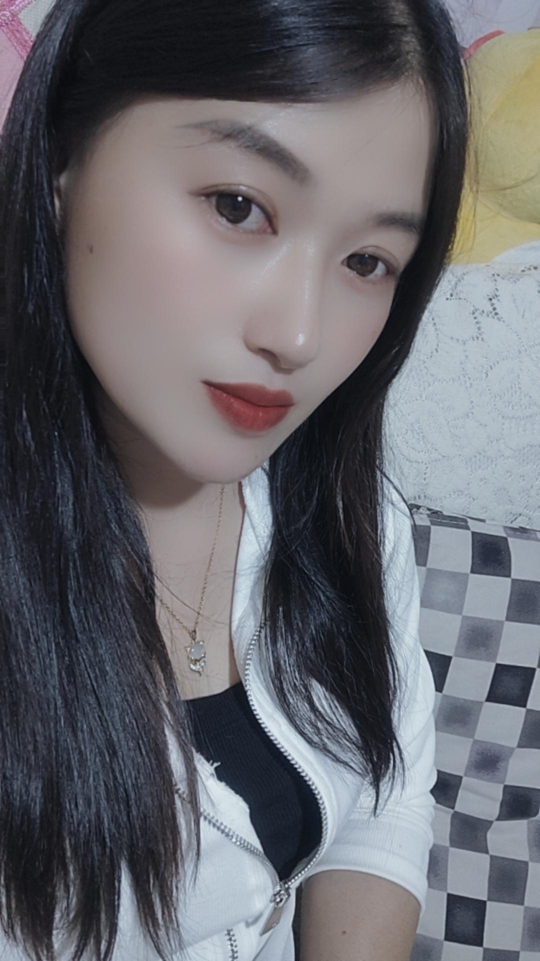 难走的路，我走了一程又一程，难听的话，我听了一遍又一遍，生活这碗夹生饭...