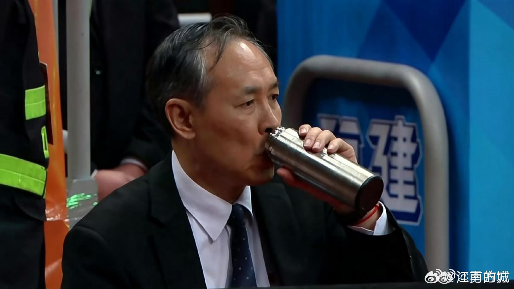 虽然距离季后赛还有个把月，但是我隐隐约约觉得主教练将是北京北汽最大的短板。。。。