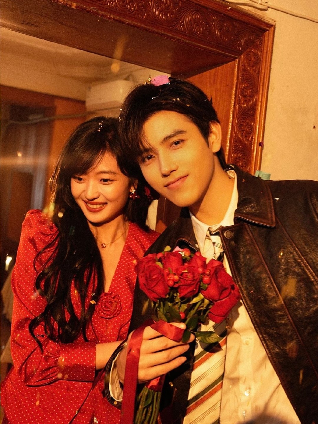 你好星期六全员抢开工红包 你好星期六 好六开工派对欢乐来袭！全员抢红包，演技大爆