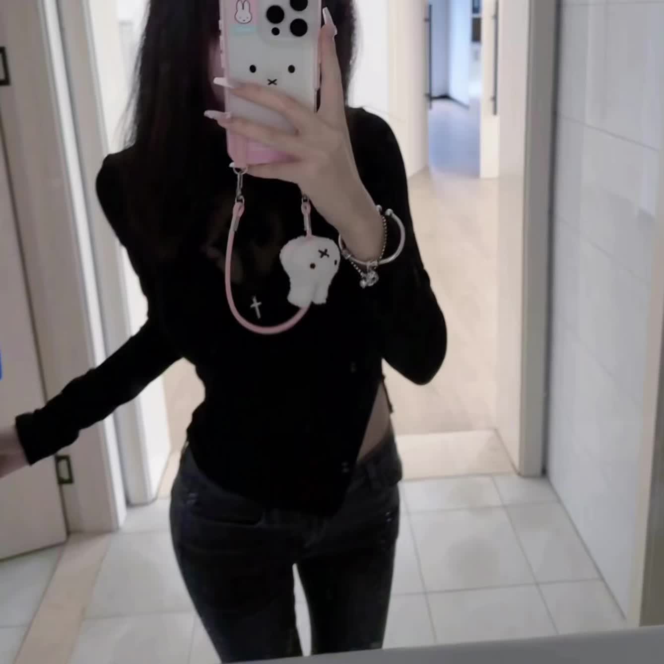 我想尽办法让你开心到头来发现只要我离开就足够了