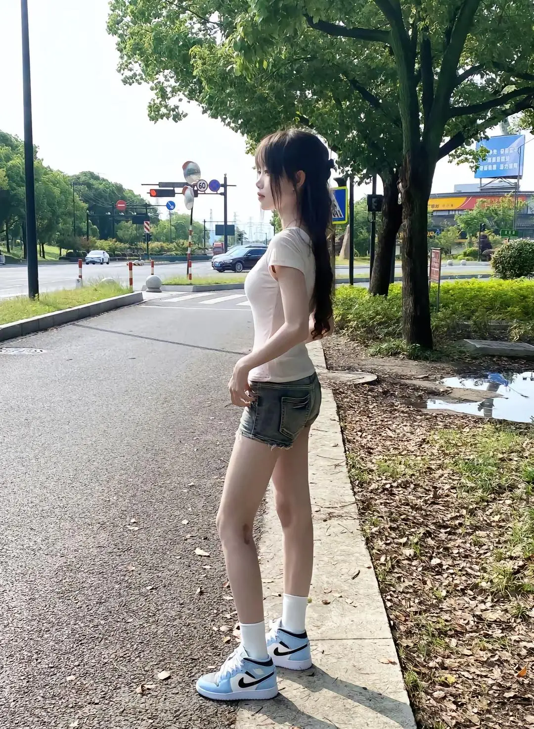 生活很现实，谈什么岁月静好，天不会因为你没有买外套钱而不冷。所以一定要...