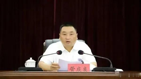 县委书记的权力有多大 今天给大家讲讲贵州修文县委原书记管庆良的事，这家伙堪称最牛