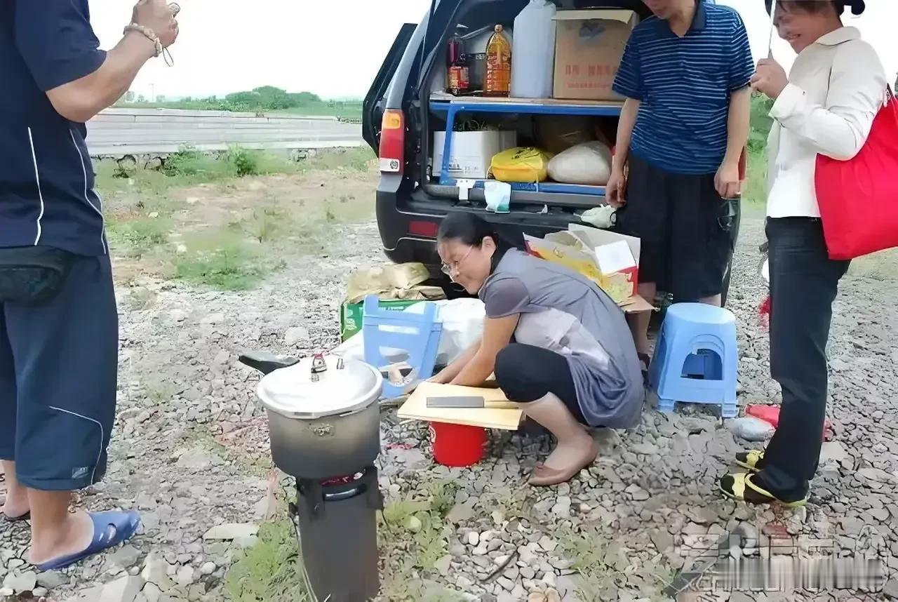 在这个越来越追求个性和自由的时代，自驾游成了一种流行的出行方式，尤其是对于那些热