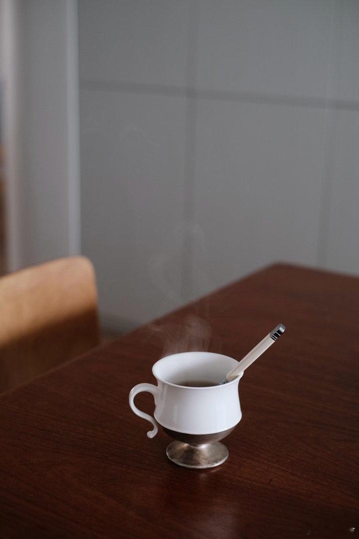 工作时尽情，生活时尽兴。放下手机的时候，就在认真生活好好吃饭