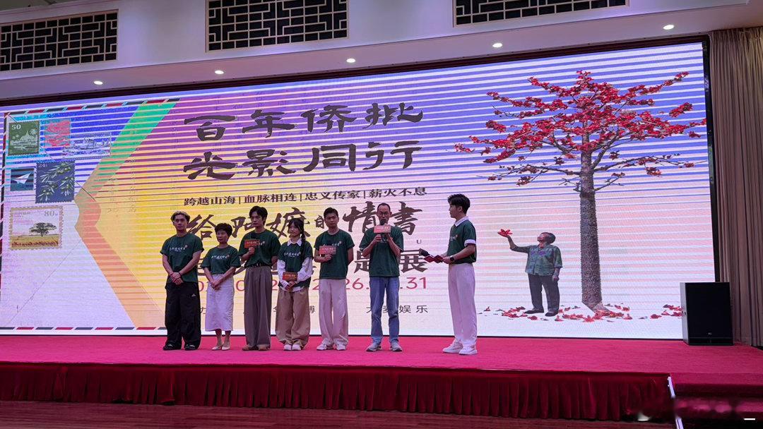 给阿嬷的情书预售总票房破1000万小成本凭真挚口碑突围，情感细腻动人。不靠流量用