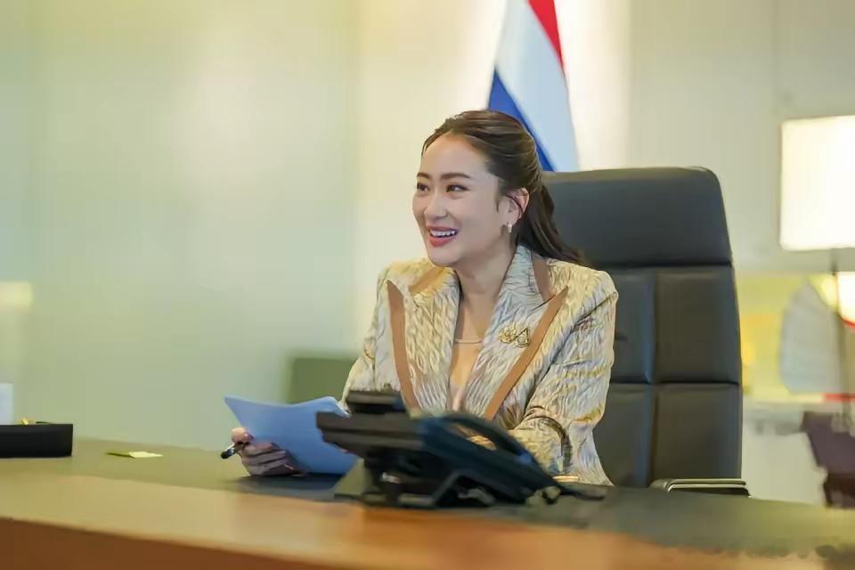 拼命救出王星的泰国美女总理什么来头？就她当年干的事，随便拿一件出来都是惊天动地。