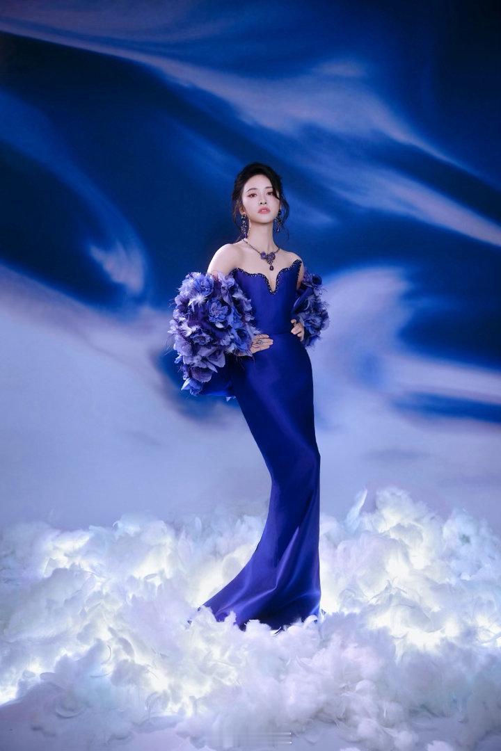沈月 