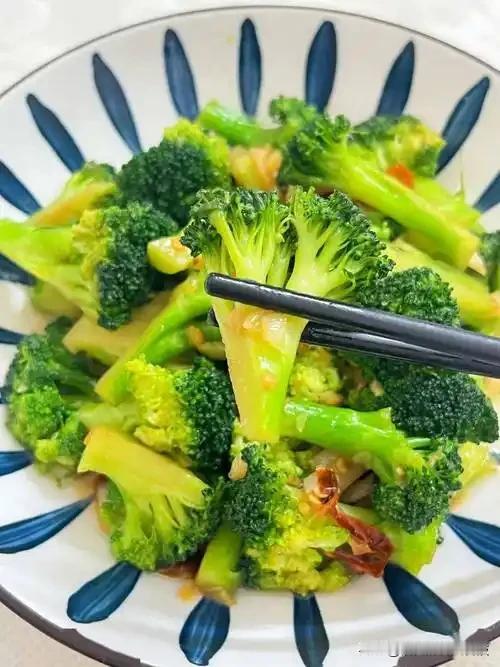 什么菜清淡、健康又好吃?作者加速成长计划
清炒时蔬，简单焖炖，少放油盐。多吃点新
