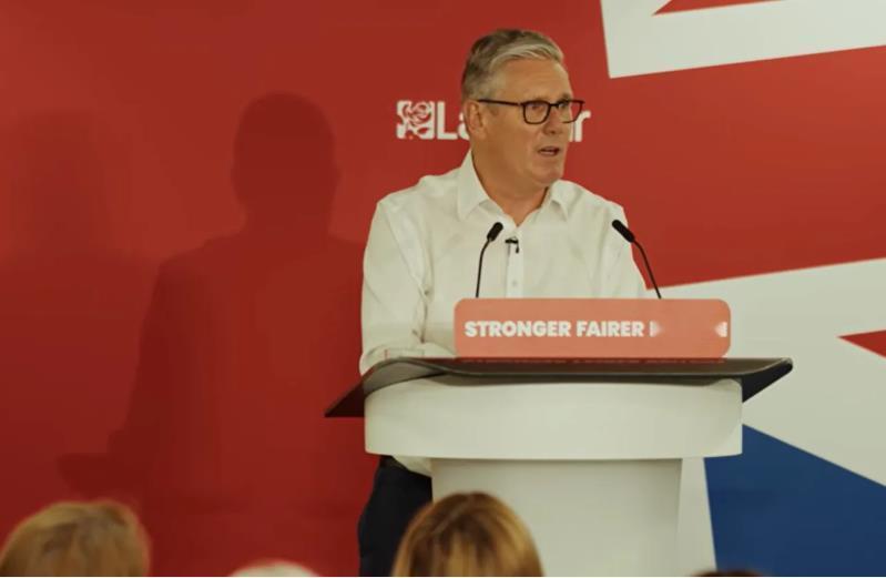 英国取消对第三方国家加工俄罗斯石油产品的进口到英国的限制
   泽连斯基遭遇最亲