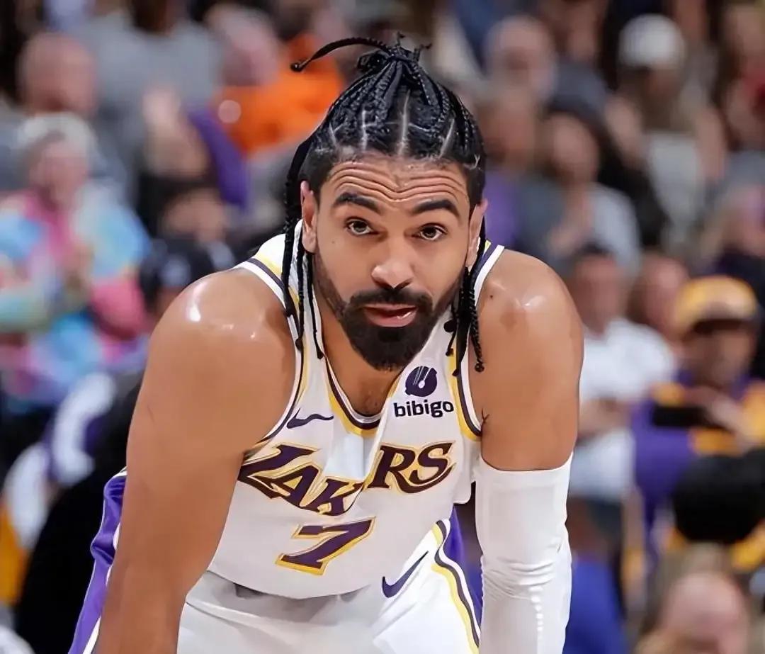 终于等到你，文森特复出了，就差范德彪了，湖人继续追国王。
第一，湖人对战篮网的比