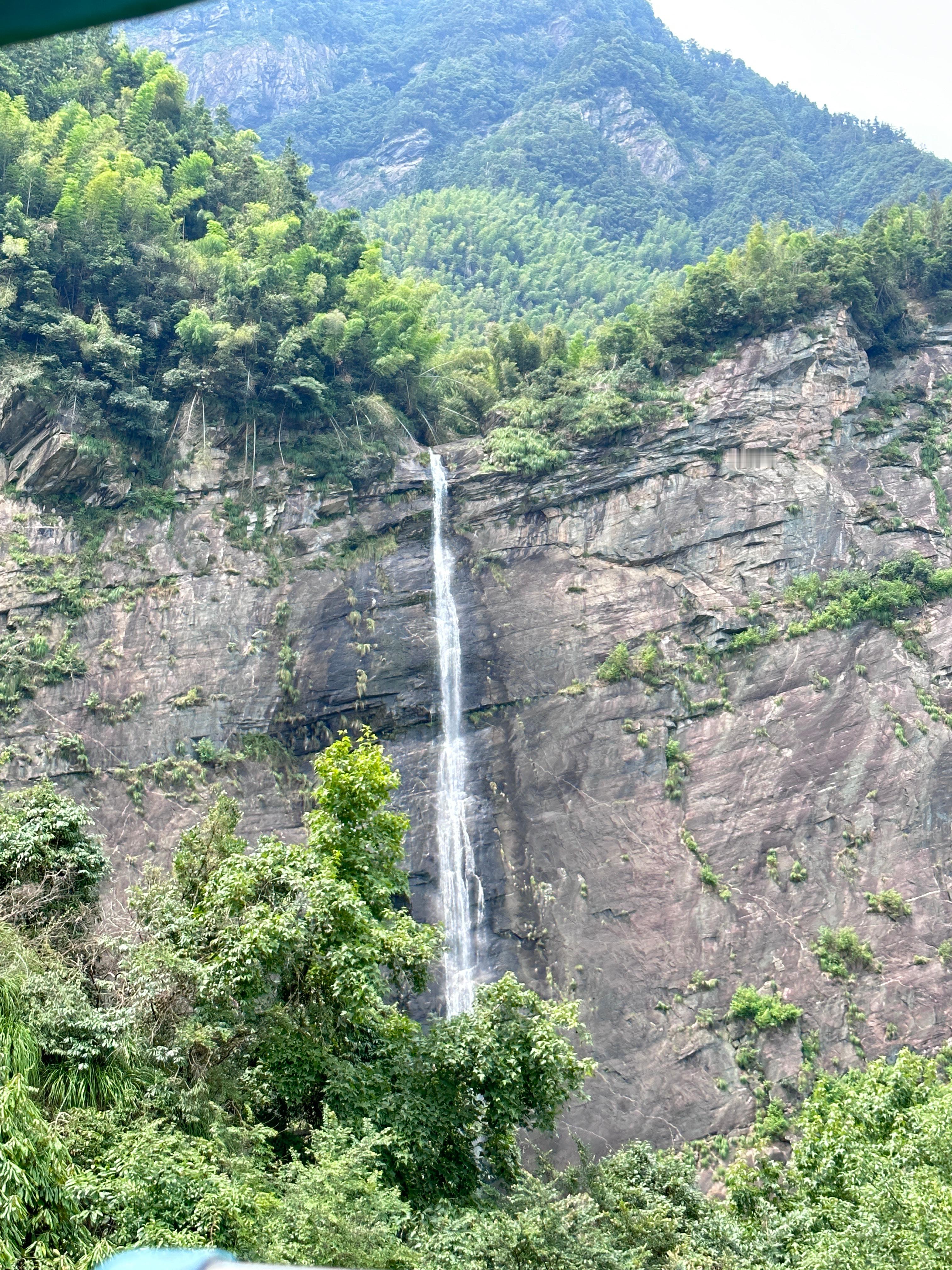 今天去庐山了化了妆但是0张自拍 热热热热热热 ​​​