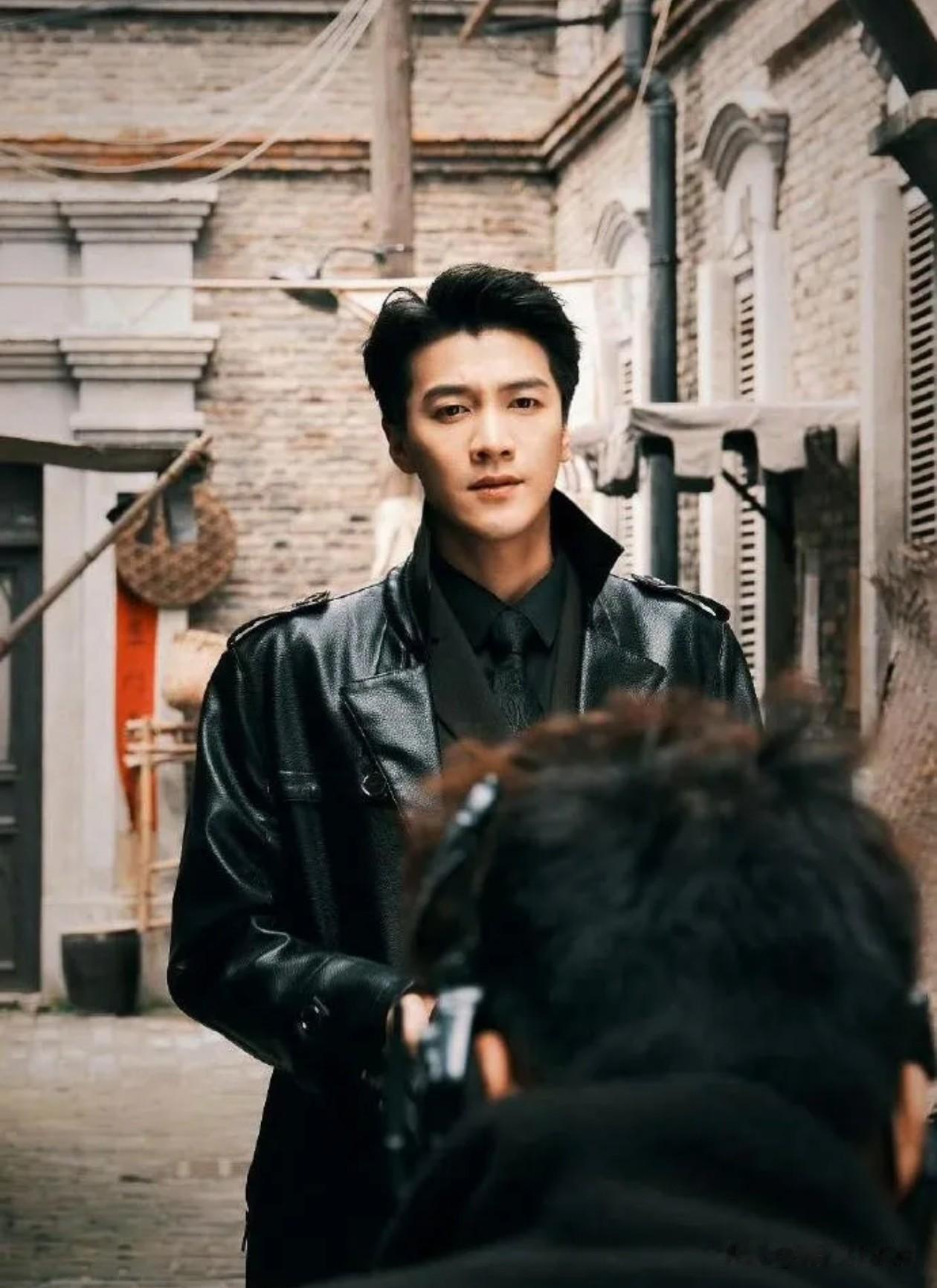 一个早上沸沸扬扬的消息，经纪公司还是出来确认了，33岁的演员金泽，已于前天在杭州
