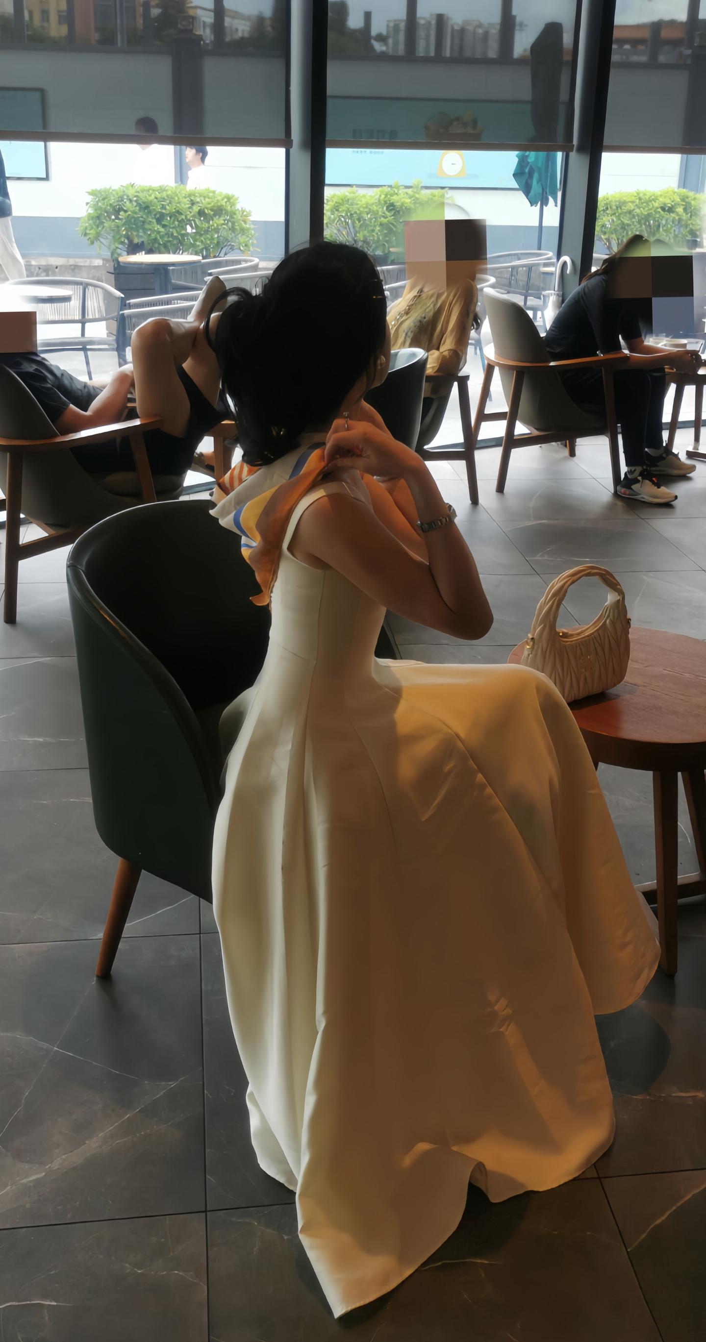 长成小时候羡慕的漂亮姐姐的模样