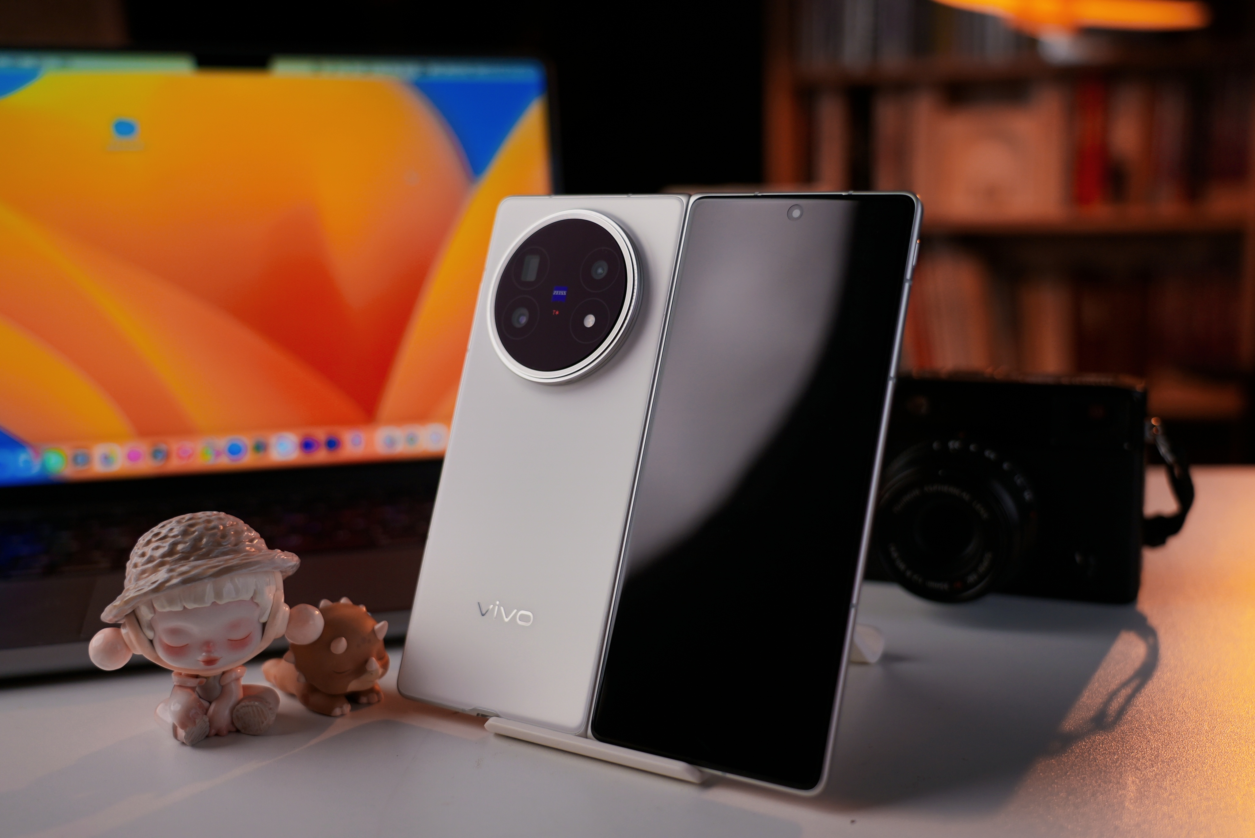 vivo X Fold 5 可靠性测试 外放 83 dB、5 G 网速全程三位数