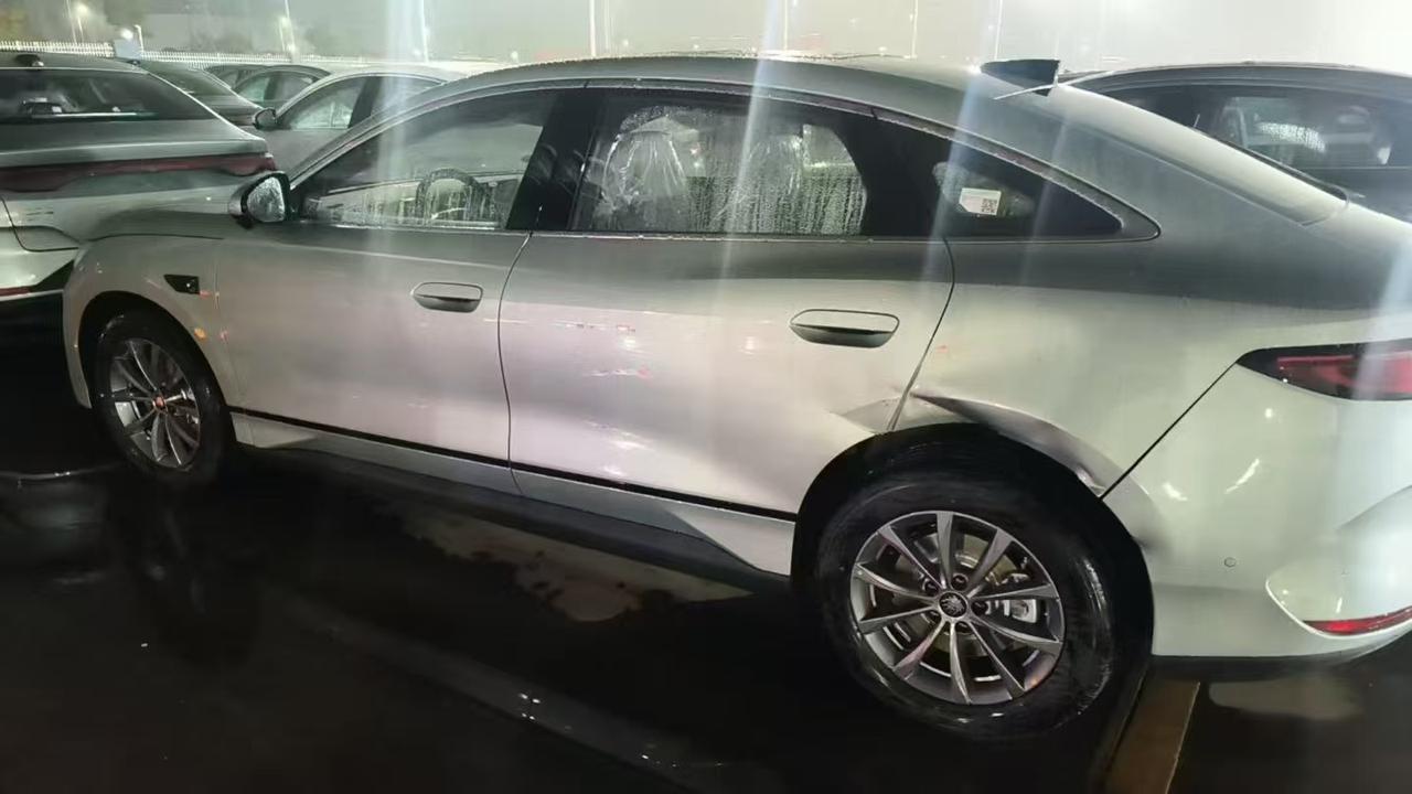 运损 比亚迪 秦L 25款 EV 545KM超越 指导价129800 不修 裸车