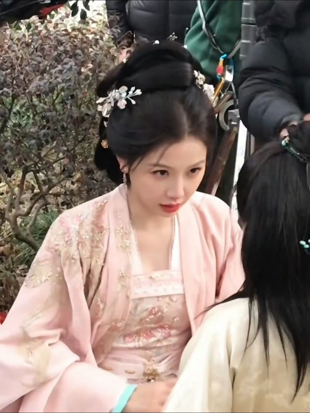 等我小了也要和虞书欣贴贴…🥺等我小了也要和虞书欣贴贴