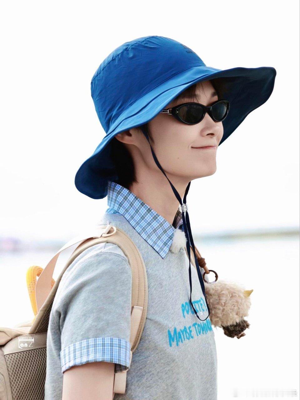我给闺蜜出片就李宇春这样 李宇春给高叶拍照演我给闺蜜出片 向野的我们李宇春拍摄高