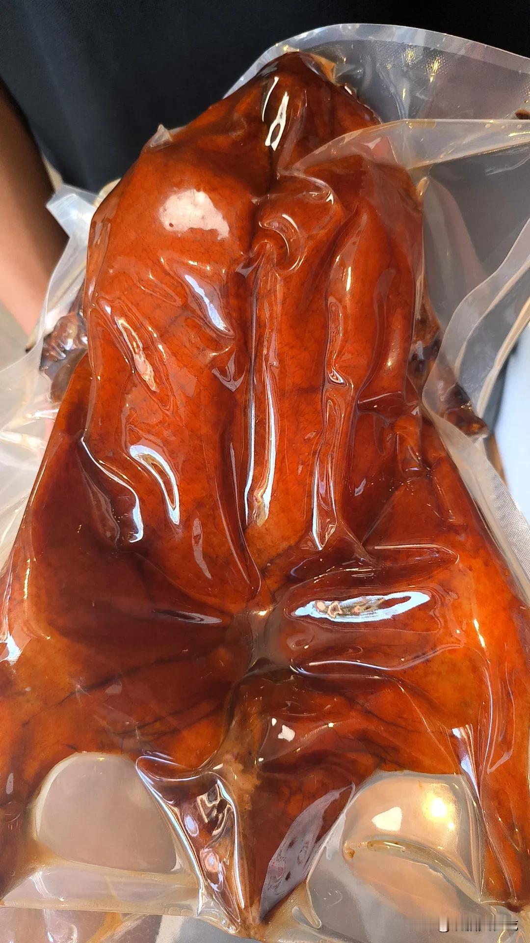 学烧腊技术，找一个好师傅很重要
专业团队手把手教学，零基础也能很快学会
制作、烤