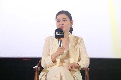 梅婷
穿一身黄色职业风套装
亮相FIRST青年电影展论坛
干练优雅气场十足
减龄
