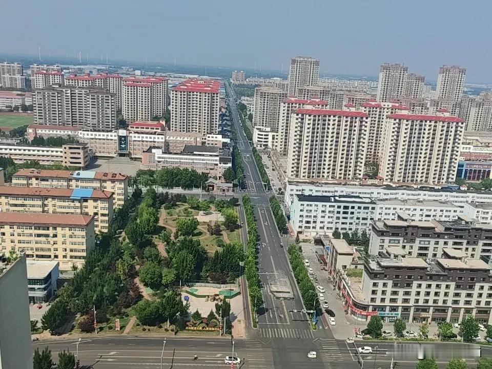 小学语文教材主编崔峦，被质疑的主要原因
 很多争议是围绕他主持编写的人教版小学语