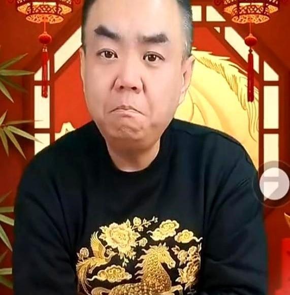 你每天都在思考，但99%都是大脑在“空转”。
普通人拿到一个观点，第一反应是找论