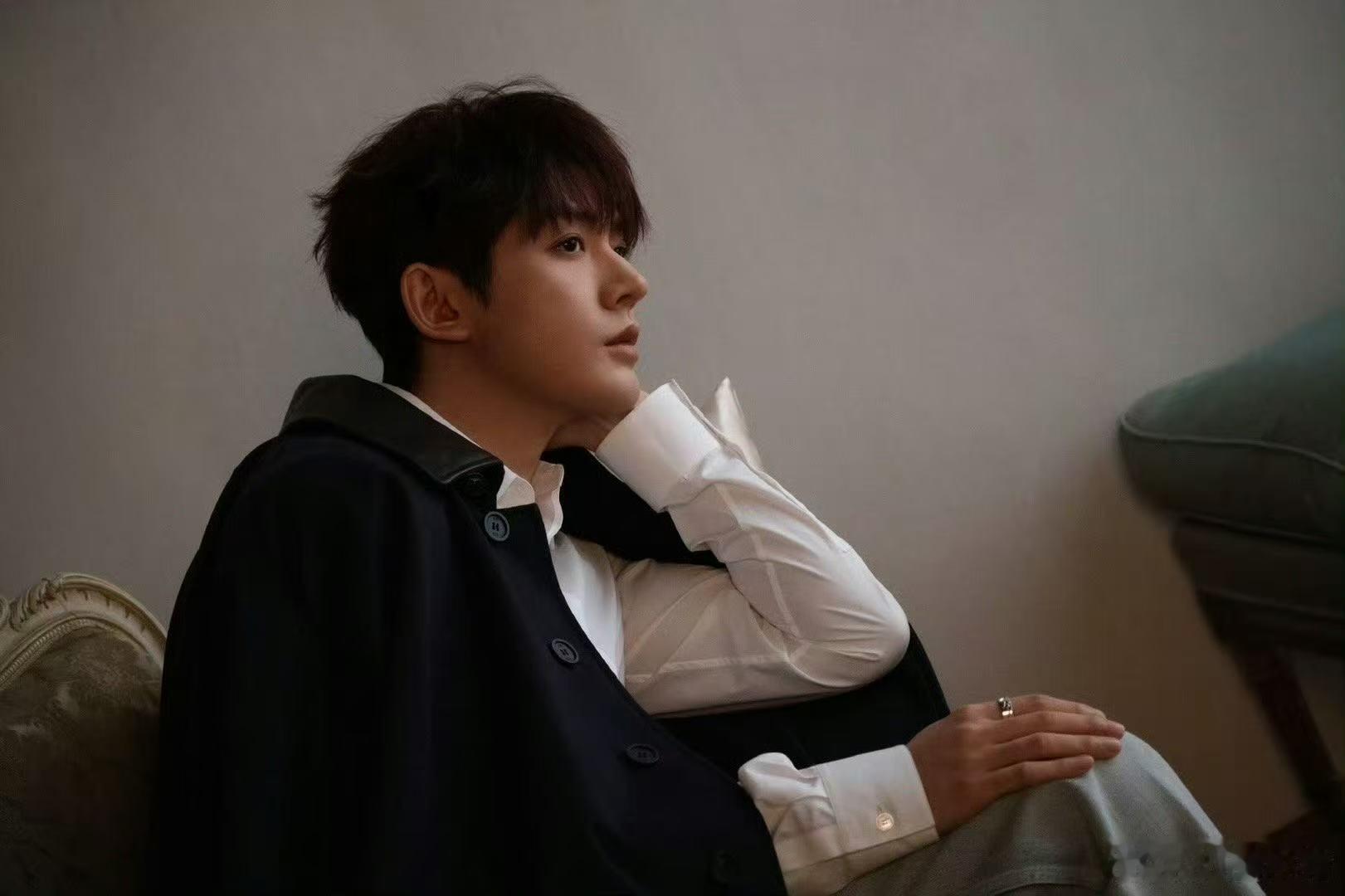 邓为马年新春宣传片幕后花絮 这个邓为完全是王子来着～太帅啦！ 