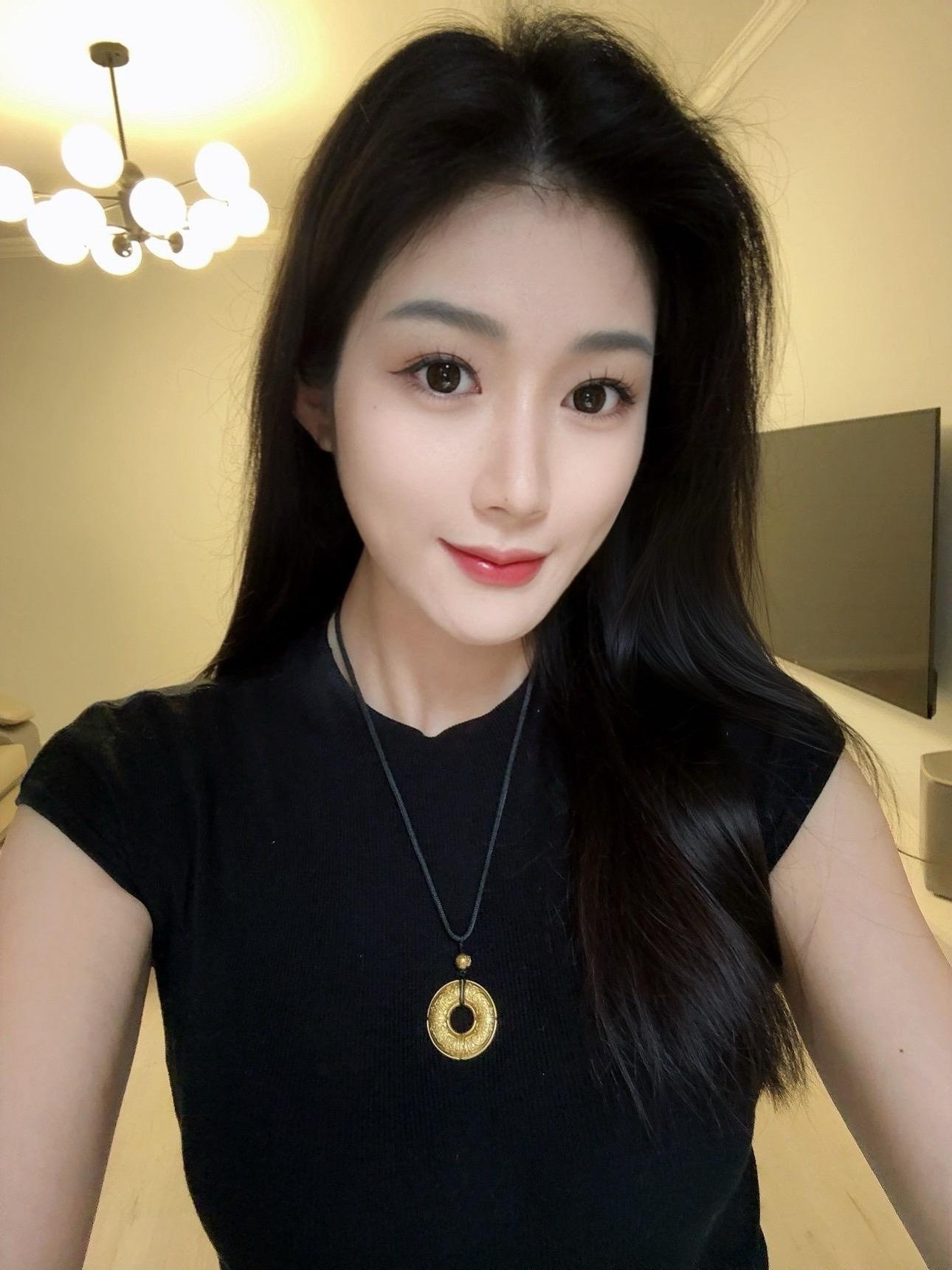 虽然没有极瘦过，但也没有胖过😄（比现在重12斤）