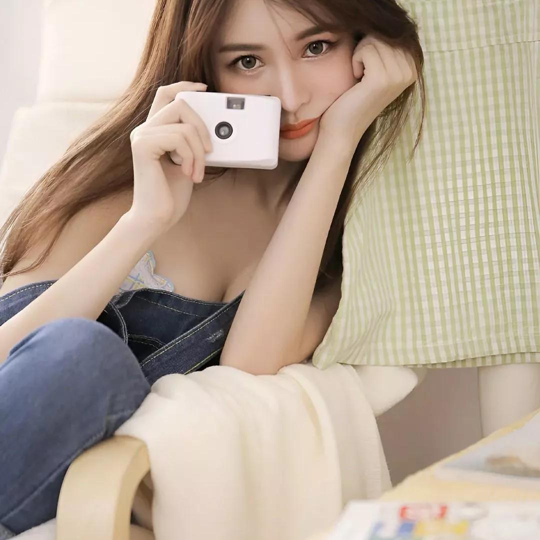 元气少女自拍，微笑的日常😊自然美少女自拍 甜美自拍 少女心自拍 温柔美女自拍 