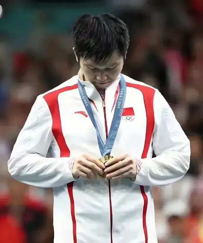 又一个马翔宇。老实人樊振东怒了。年轻一代不可欺。WTT说四年前就有罚款的规则，樊