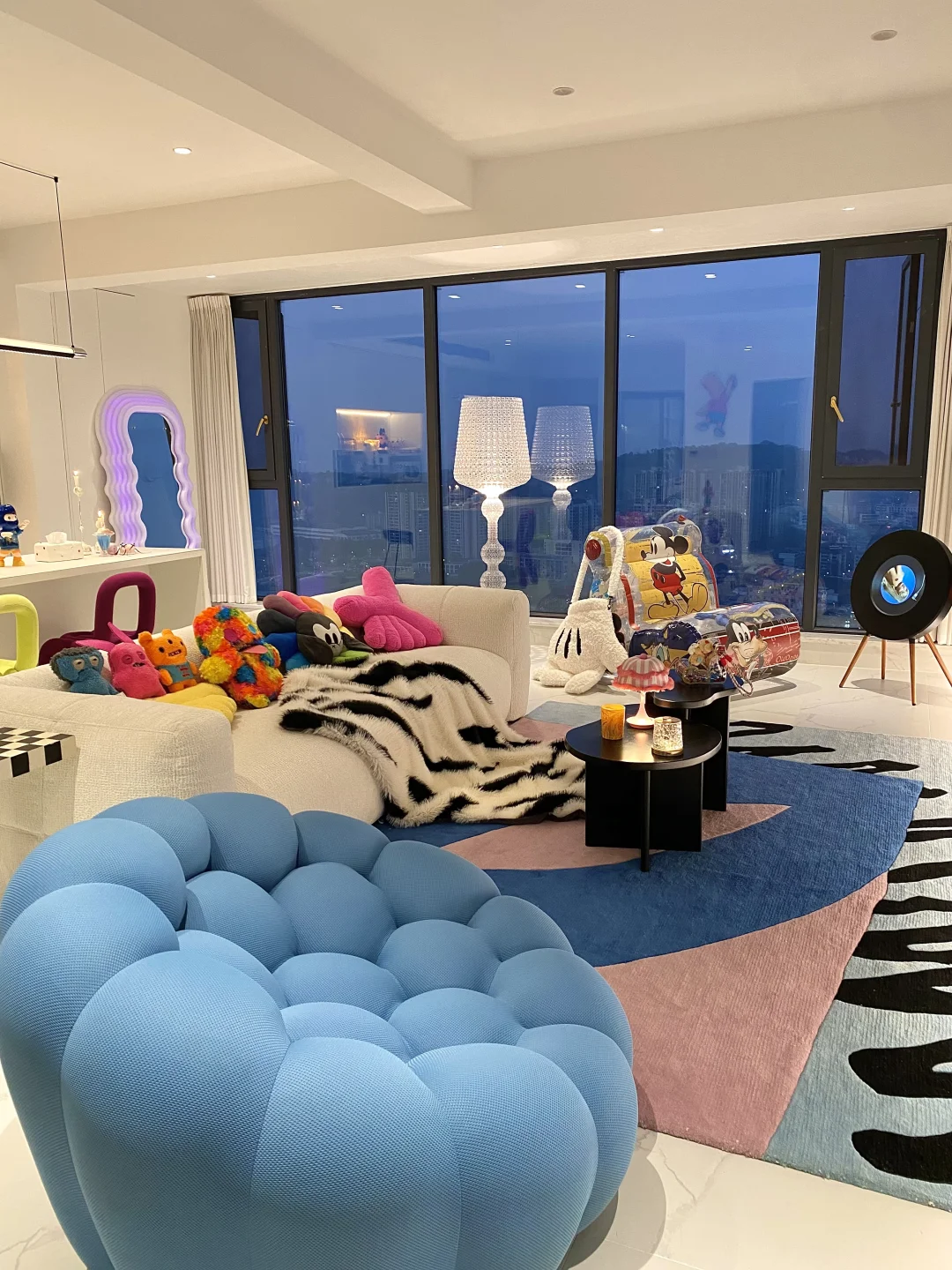 不知道，反正我的房子装修很曼妙