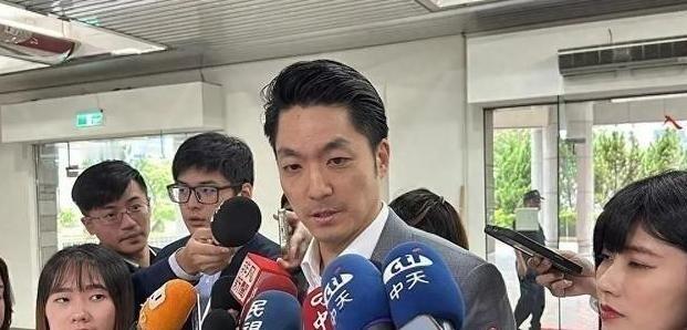 台北市长蒋万安 曾经宣称过：如果大陆继续在 台海 进行军机绕台和军演的话，我就要
