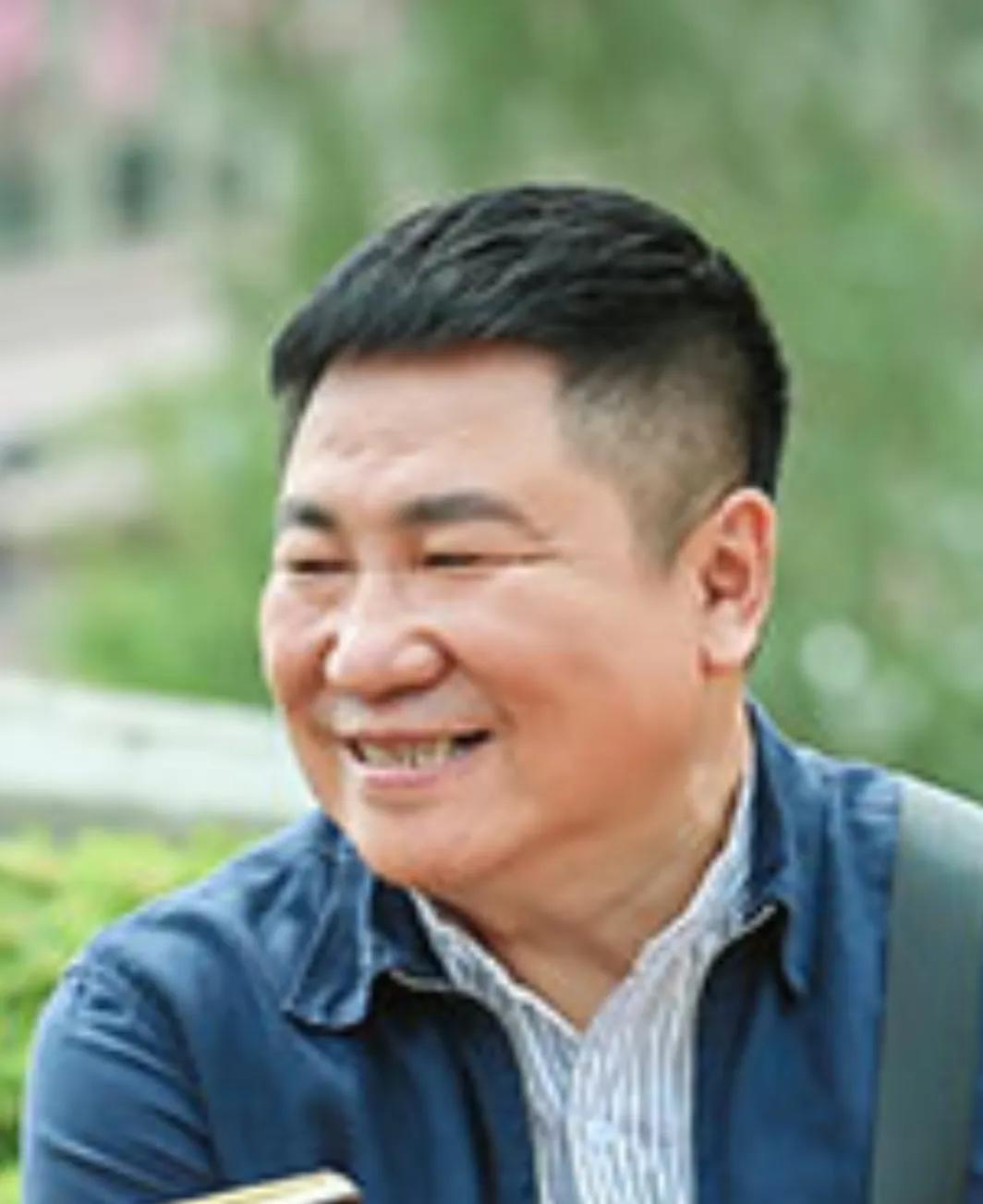 刘流离开赵本山后，创立了自己的公司，致力于培养新人，旗下艺人乔杉和修睿极具喜剧细
