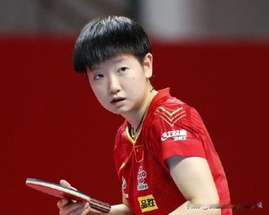孙颖莎的特别之处：

她的特别之处藏在5个全方位碾压级的维度里——
 
1. 技