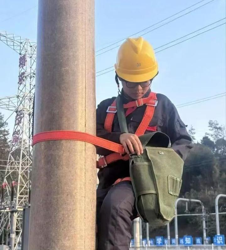 2026年4月20日，福建水利电力职业技术学院办起97周年校庆，学生们齐唱校歌，