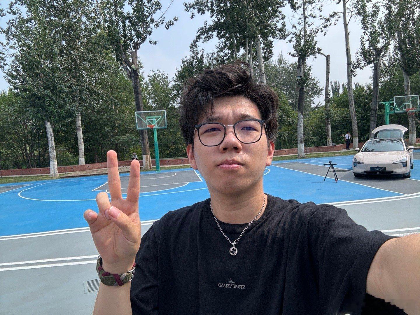 体感 39 度的北京，室外拍摄，这你受得了嘛？[允悲] ​​​