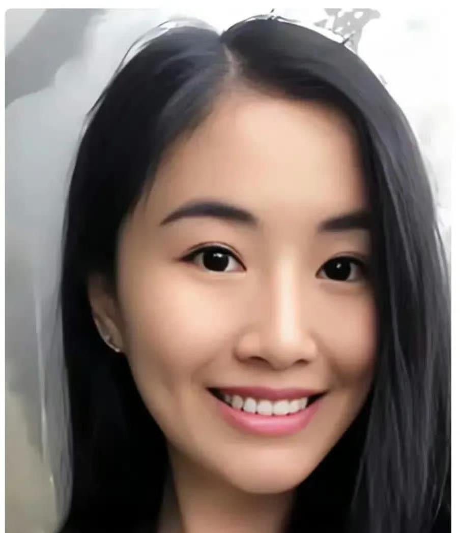 8年过去了，凭借婚姻诈骗横行捞女界的“祖师爷”翟欣欣，终于受到了法律的制裁。
