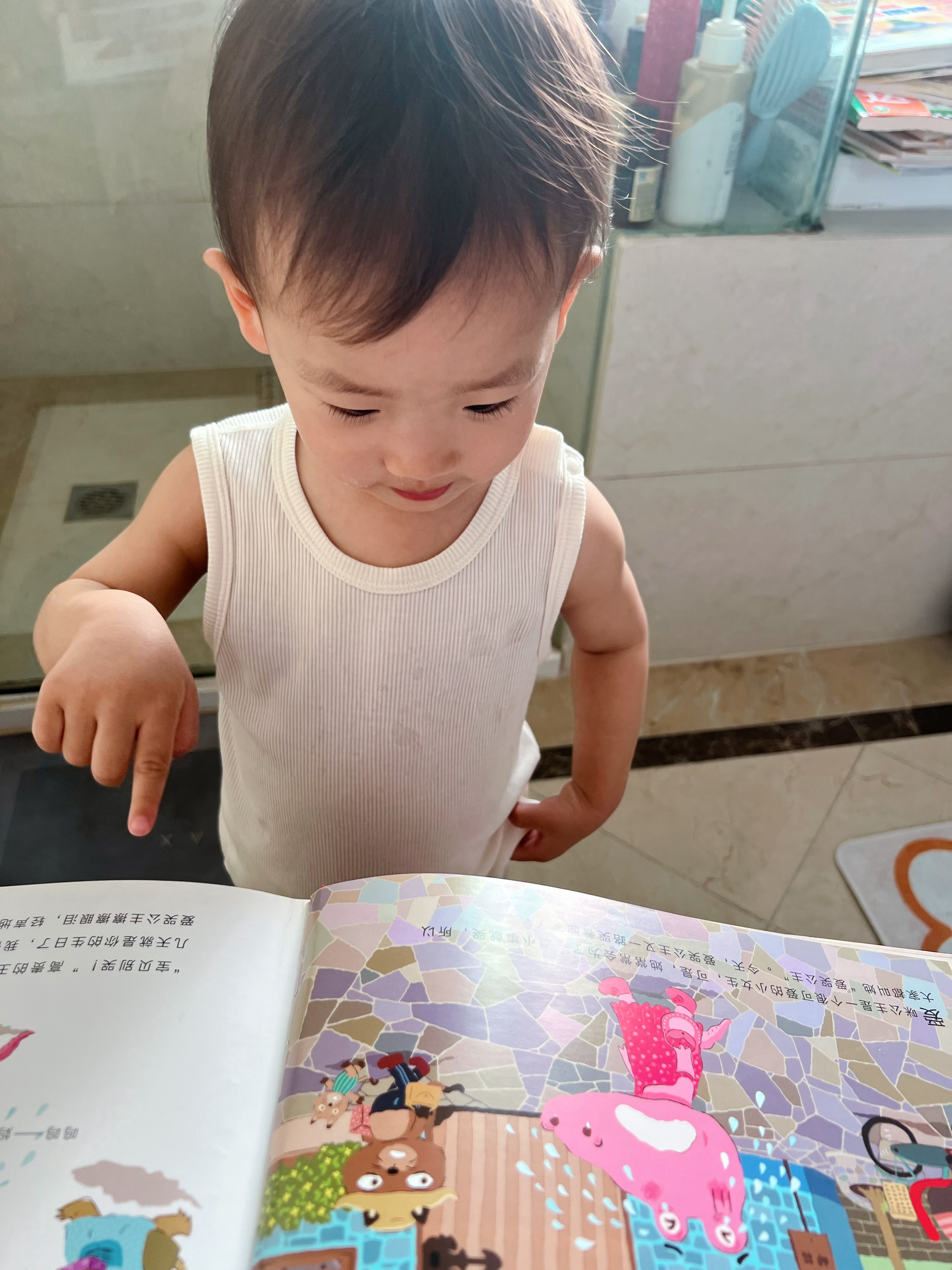 厕所搭子最近超喜欢《爱哭公主》。以及自己没臭臭也要在马桶上干坐会儿陪我。 