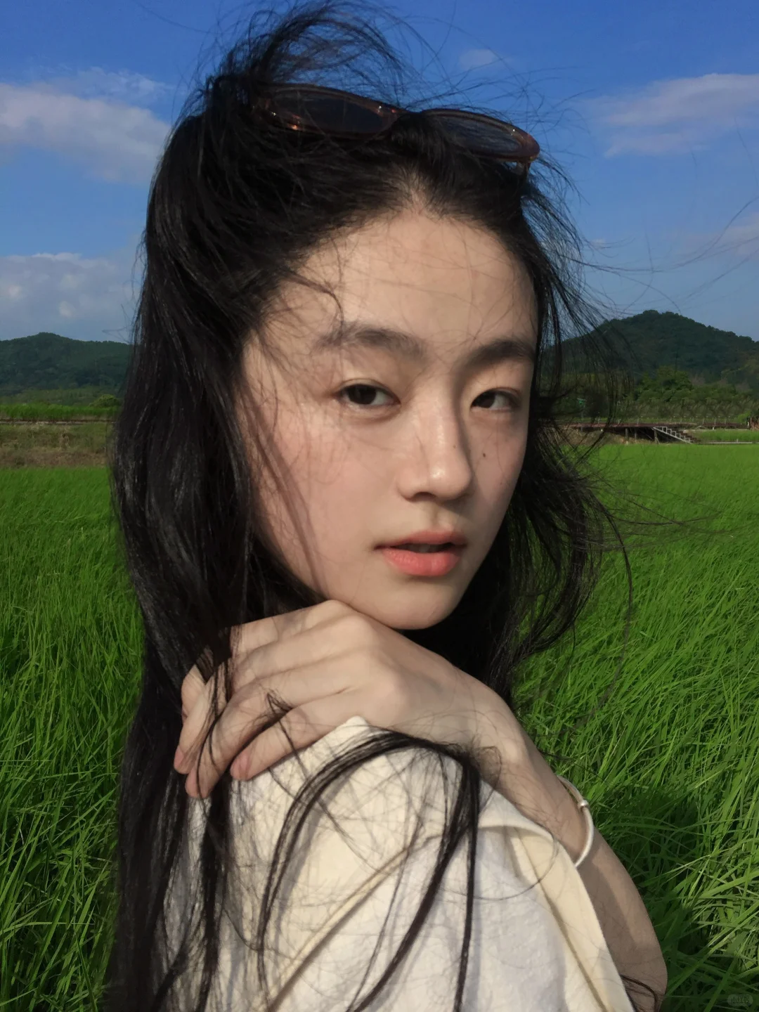 如此明媚