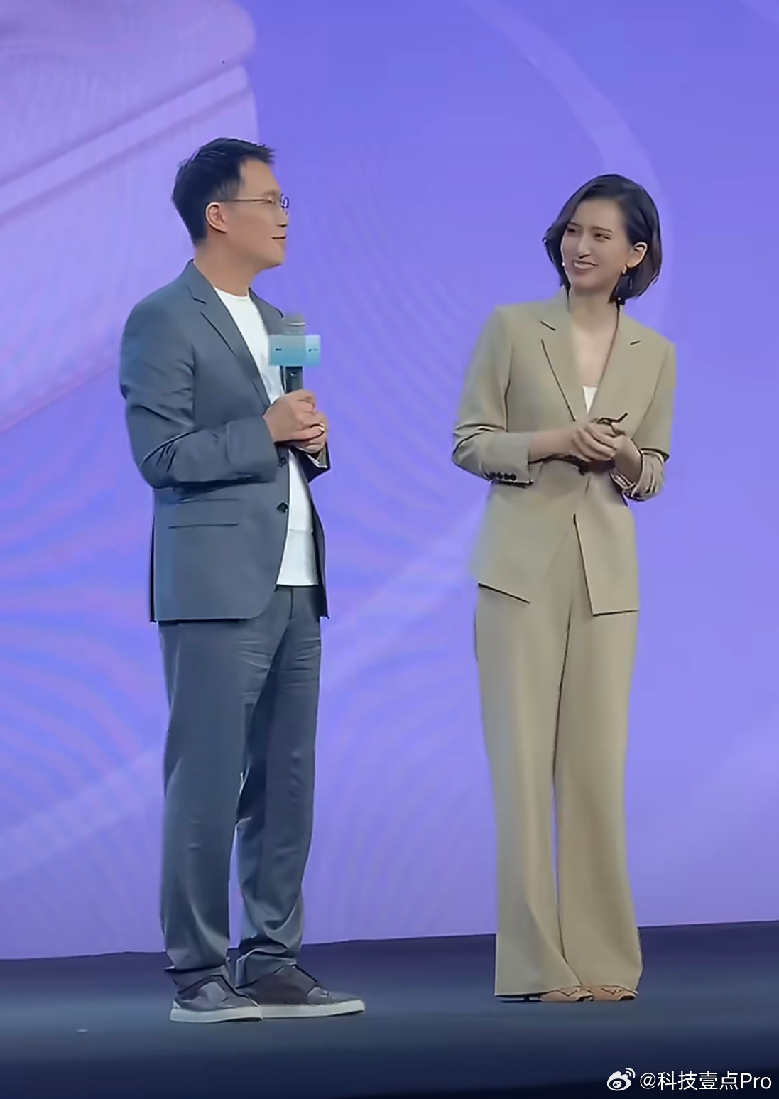 昨天的喜临门发布会，王腾和Monica同台了，当初小米和OPPO的高流量人物，有