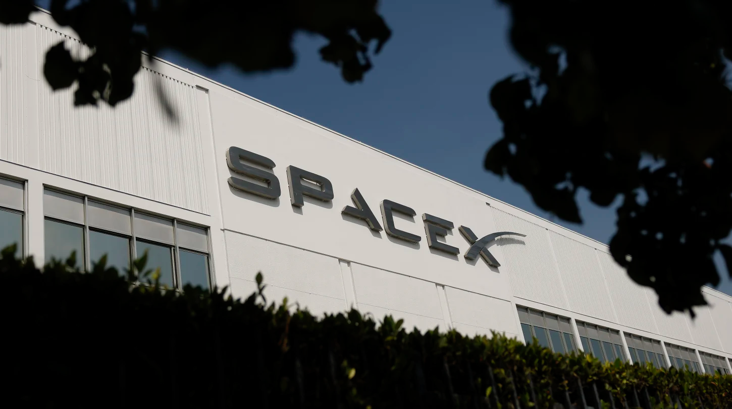SpaceX发布上市后首份财报：营收同比增长92%，股价大跌超8%