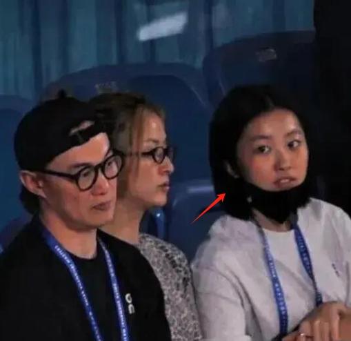 陈康提也出道了，网友调侃：什么时候明星开始世袭了？
近日，陈奕迅的死讯闹的沸沸扬