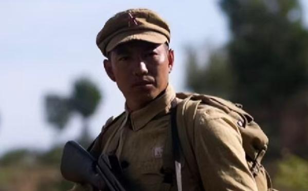 1955年，一27岁新四军士兵复员回乡,媒婆给他介绍了一43岁､有6个孩子的寡妇