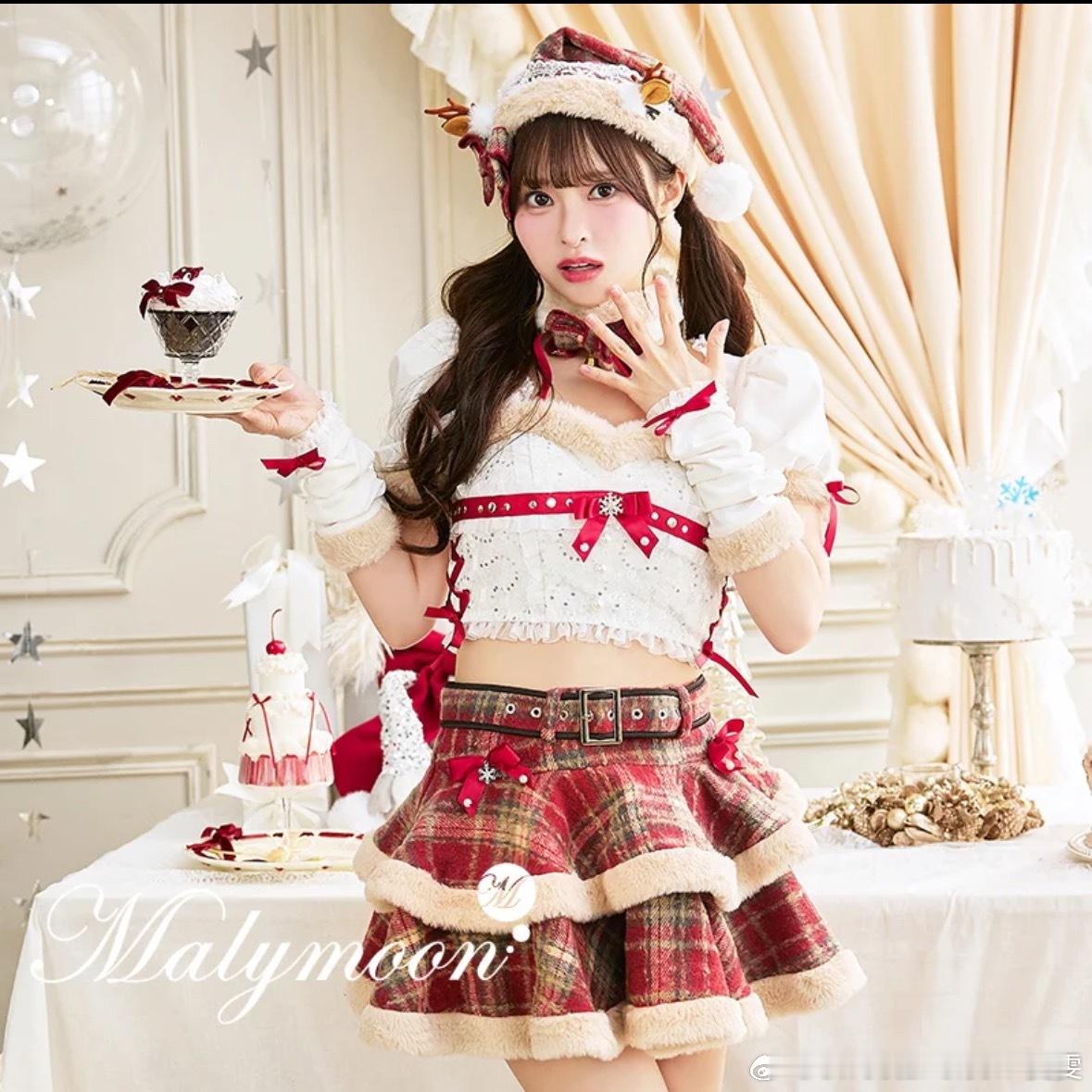 今天舞台穿团t打歌服，特典穿这个第二次来yyt耶，yyt我喜欢你 