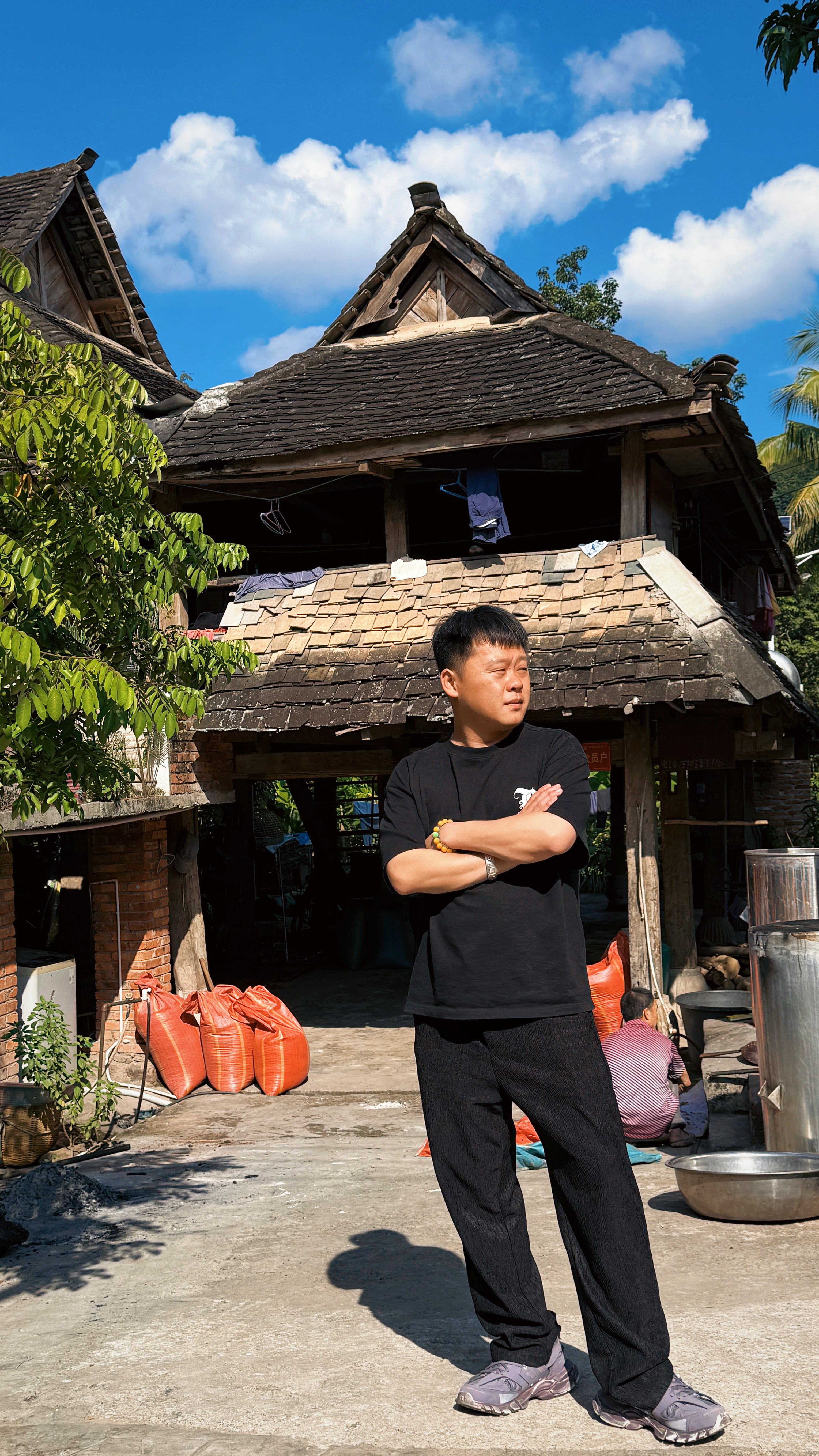 西双版纳2026年泼水节攻略我将从吃、住、行、游四个方面给你们一一讲解。先说吃吧