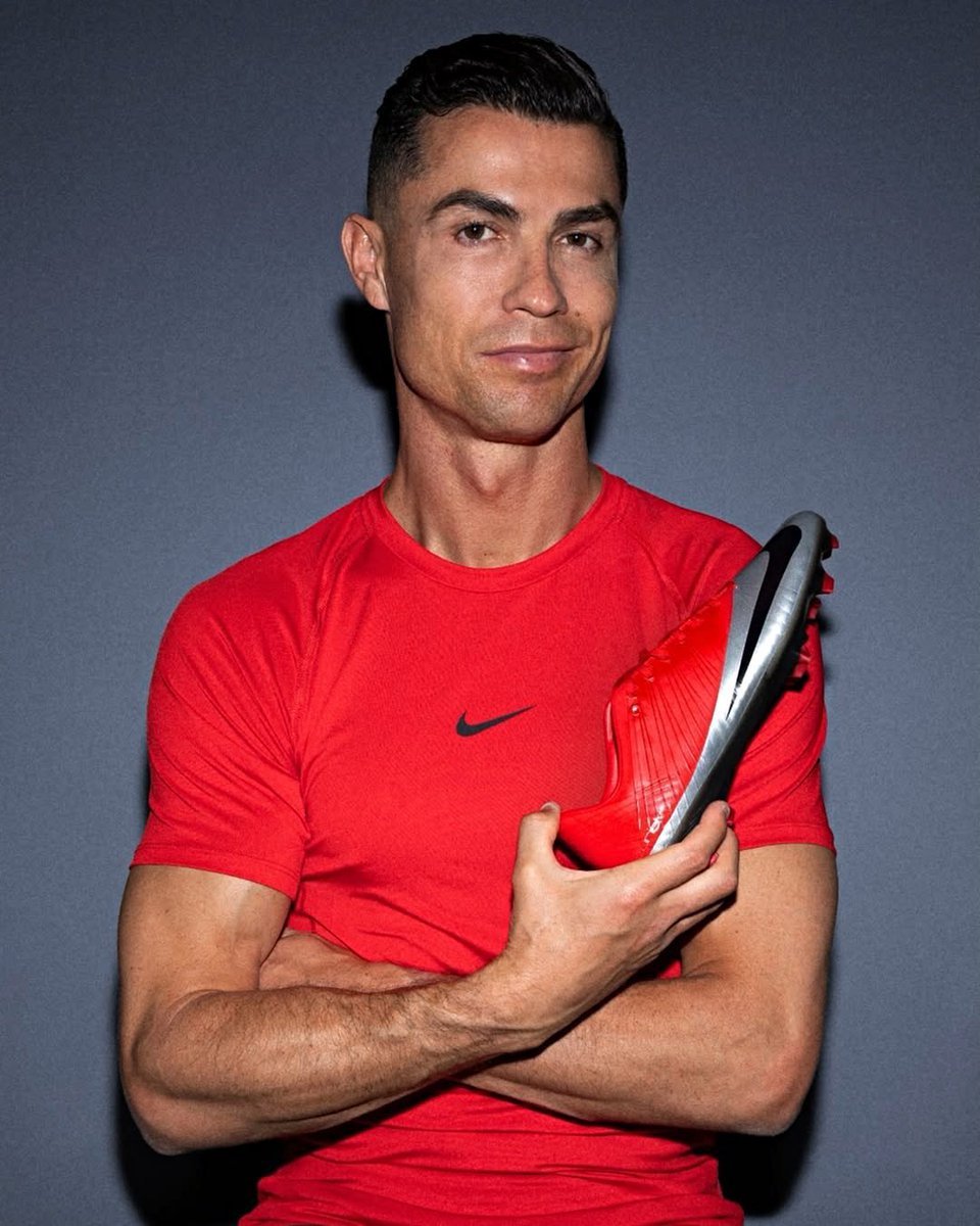 耐克正式重新推出克里斯蒂亚诺·罗纳尔多的传奇战靴——2009 年款 Mercur