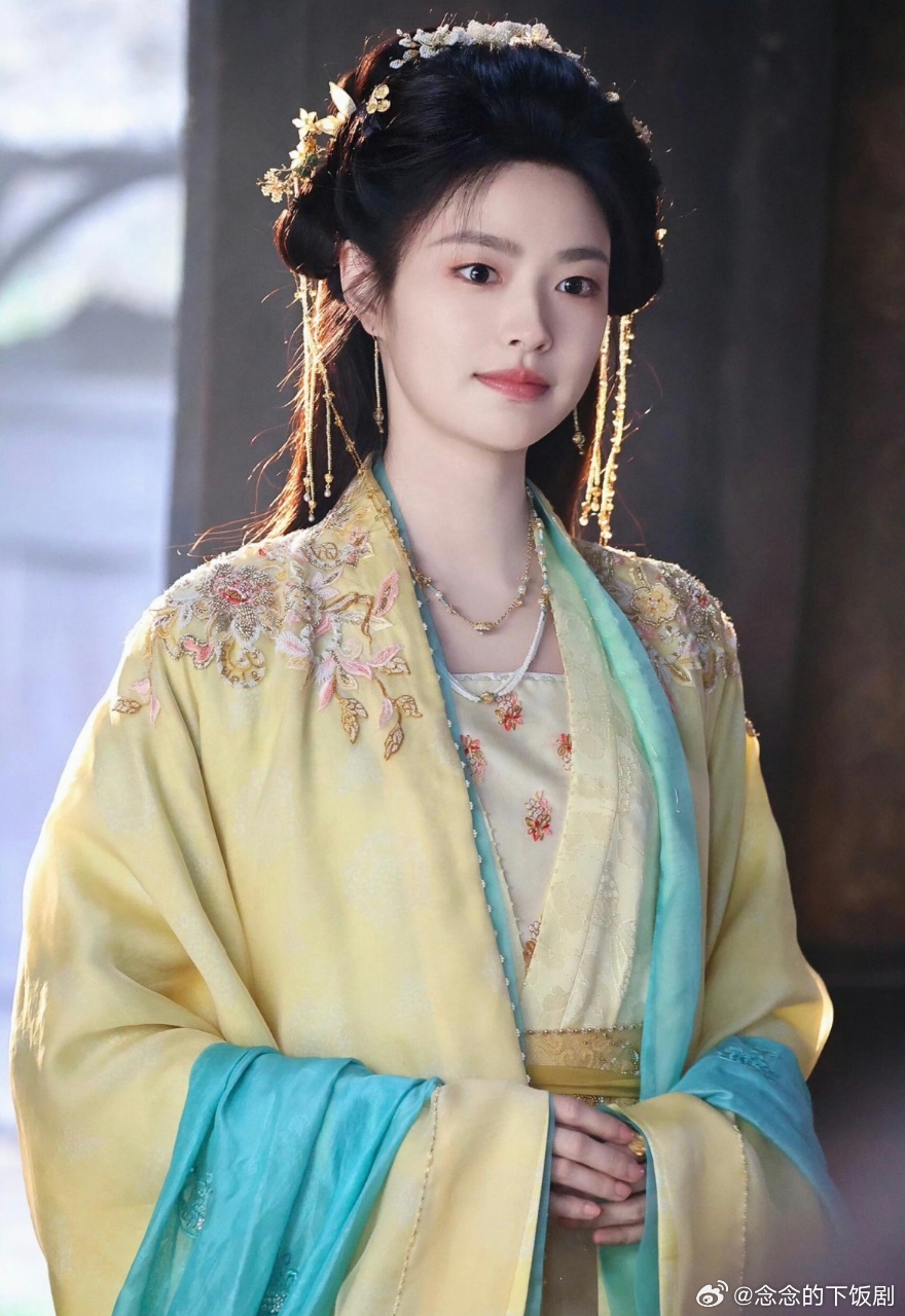 徐若晗首部一番古装剧徐若晗首部一番古装剧来啦！她扮相好美，举手投足灵动十足，太勾