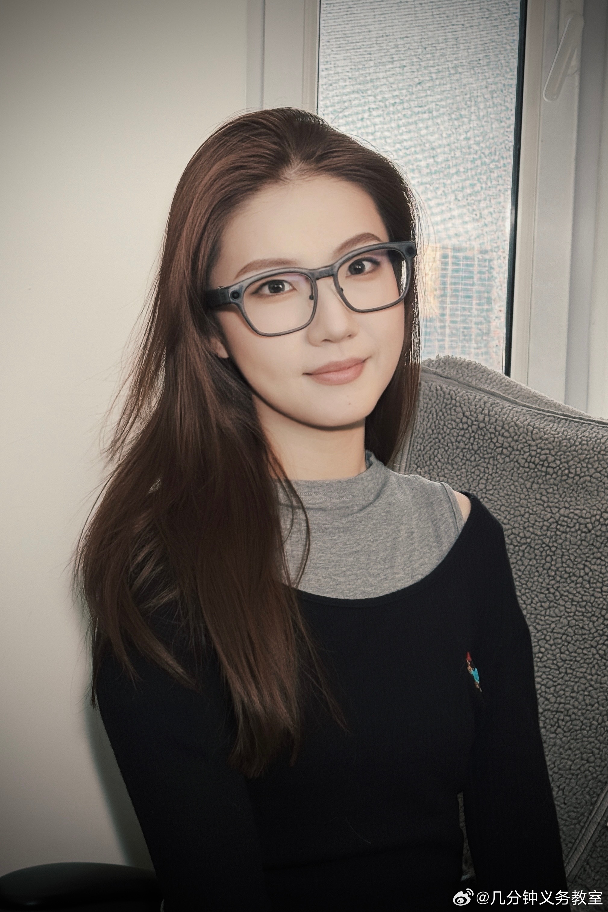 理想的AI眼镜我送给了，这人戴了两个多月了才给我返图，今天给我照片的时候问我什么